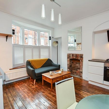 The Location- 1 Free Private Parking Space - 60 Second Walk 2 Minster! York Exteriör bild